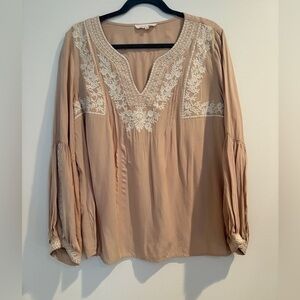 SOLITAIRE Embroidered V-Neck-Long Sleeve Rayon Top-Tan/Cream Size Large